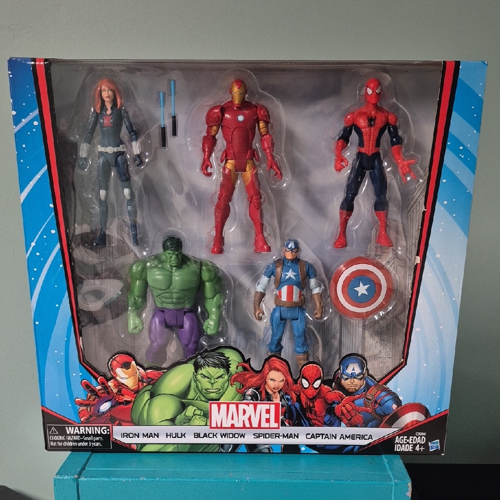Marvel Superhero Action Figure Set - Red, Blue, Green